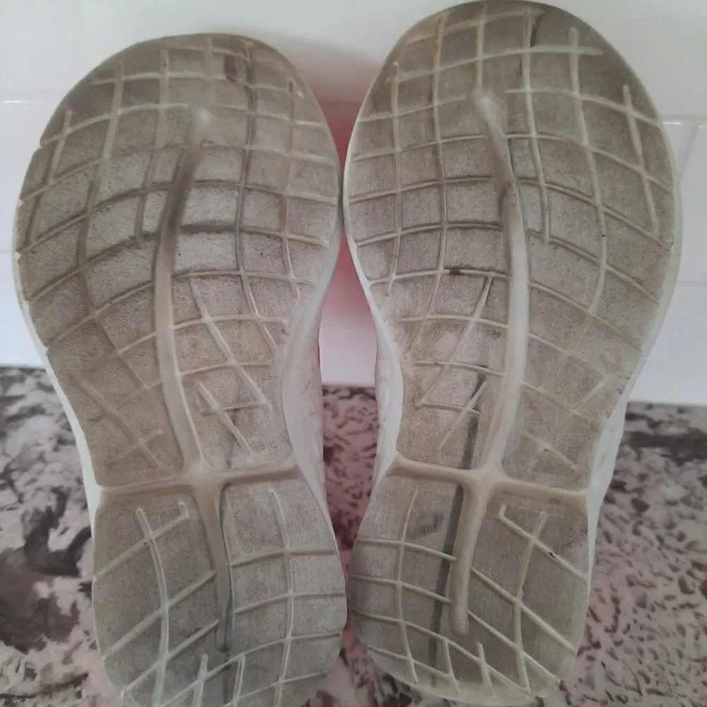 Oofos‎ Oomg  Slip On  size  5US